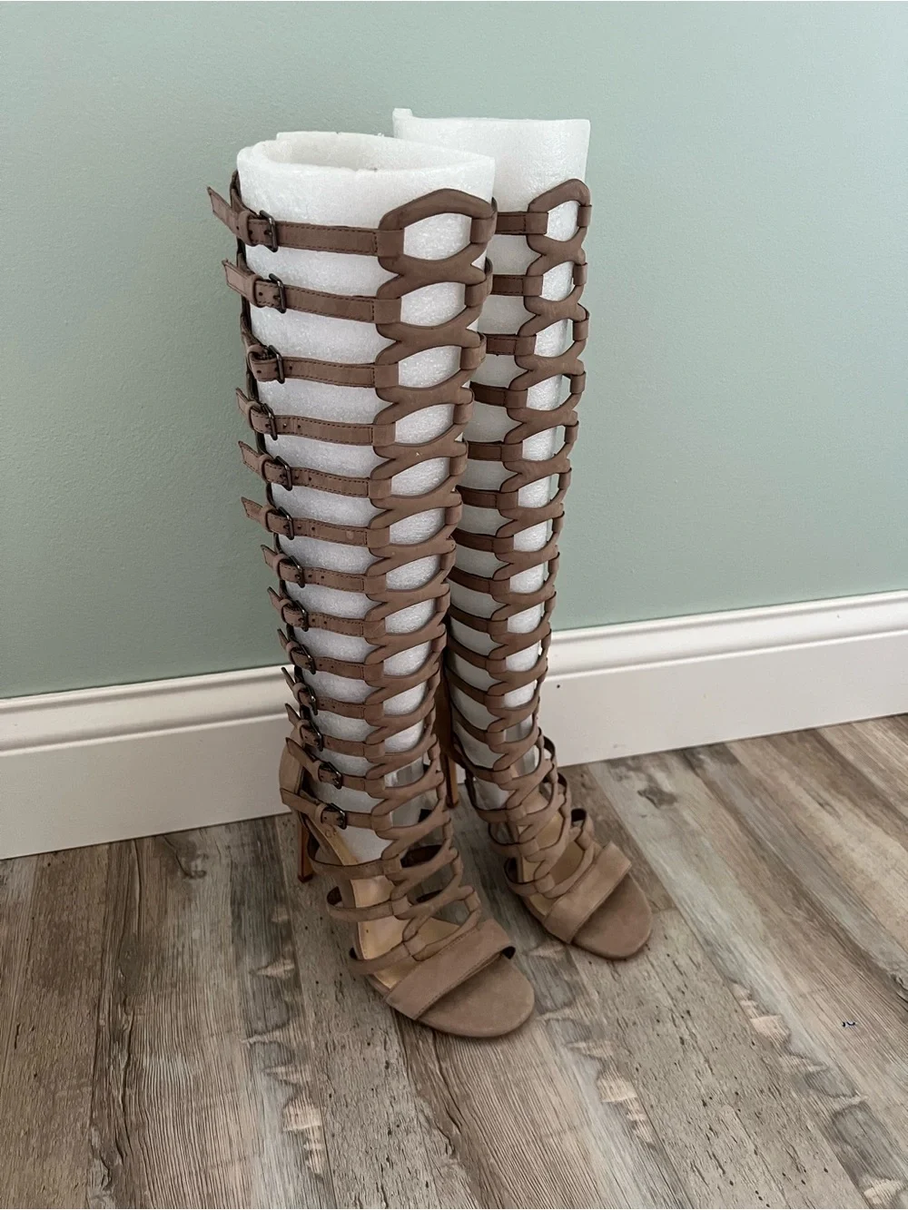 Vince Camuto Brown Gladiator Knee-High Strappy Heels - Women Shoes Size 7